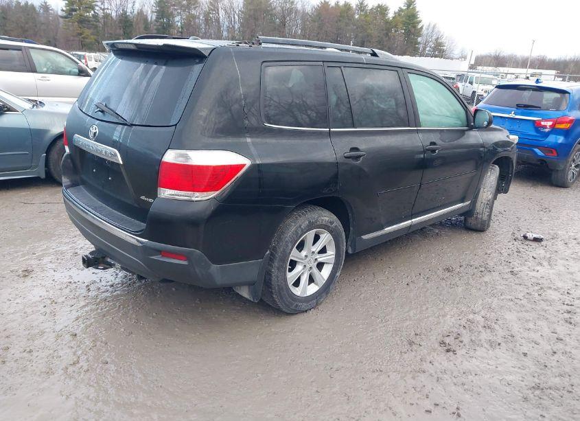Photo 4 of 2012 Toyota Highlander SE V6 (VIN 5TDBK3EH1CS097942)
