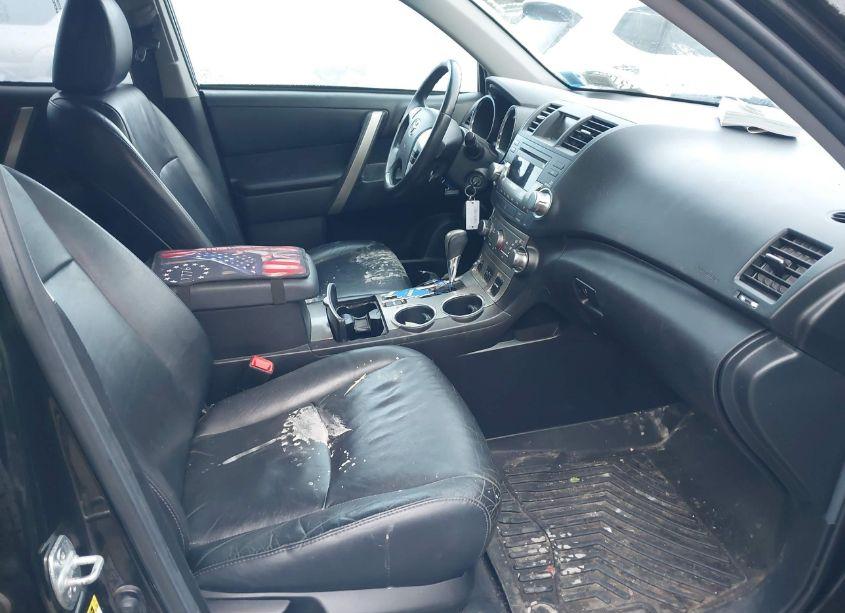 Photo 5 of 2012 Toyota Highlander SE V6 (VIN 5TDBK3EH1CS097942)
