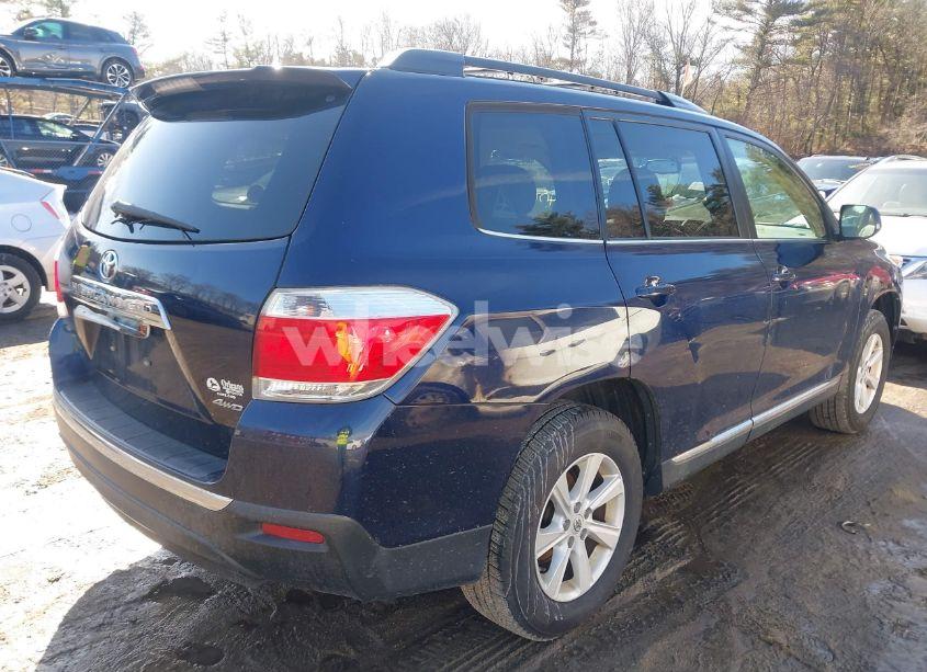 Photo 4 of 2012 Toyota Highlander SE V6 (VIN 5TDBK3EH1CS108146)