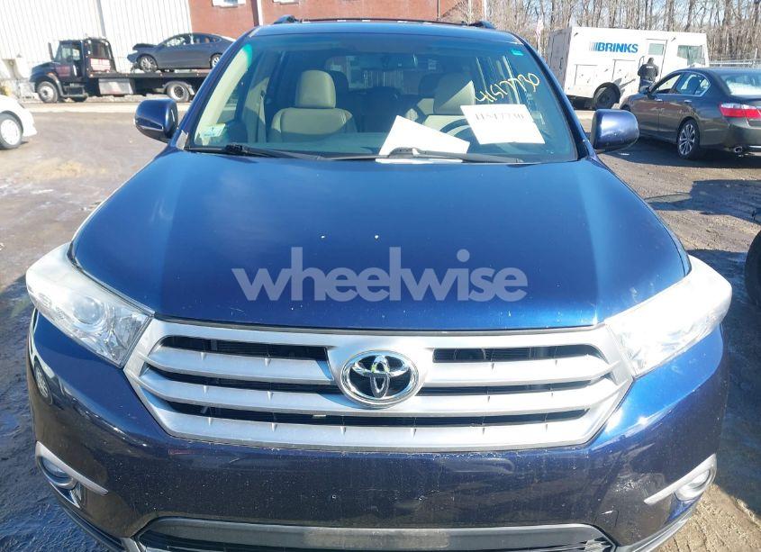 Photo 6 of 2012 Toyota Highlander SE V6 (VIN 5TDBK3EH1CS108146)