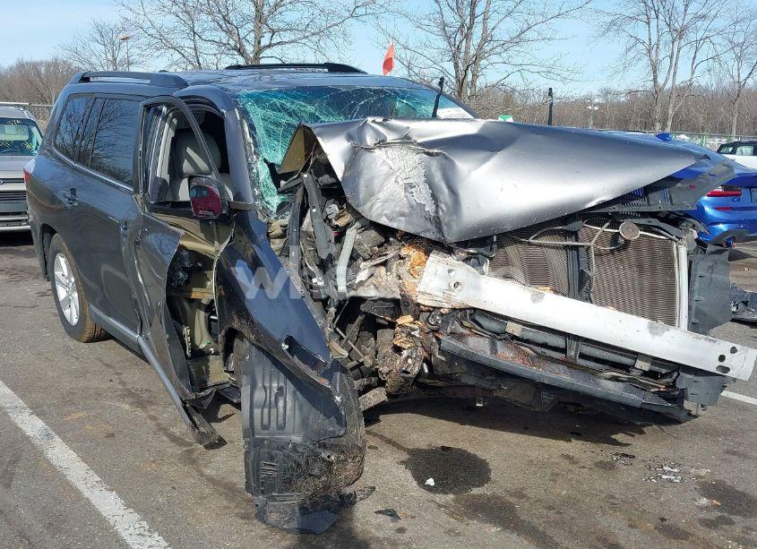 2012 Toyota Highlander SE V6 (VIN 5TDBK3EH1CS133354) main photo