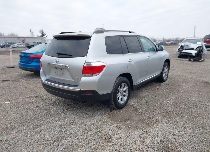 Photo 4 of 2012 Toyota Highlander SE V6 (VIN 5TDBK3EH1CS150123)