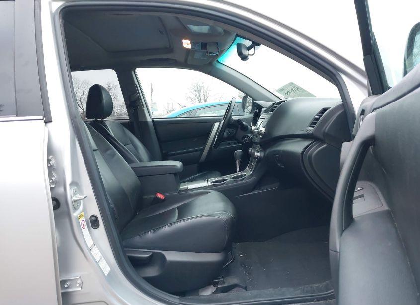 Photo 5 of 2012 Toyota Highlander SE V6 (VIN 5TDBK3EH1CS150123)
