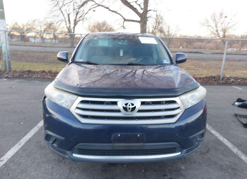 Photo 12 of 2013 Toyota Highlander BASE V6 (VIN 5TDBK3EH1DS180675)