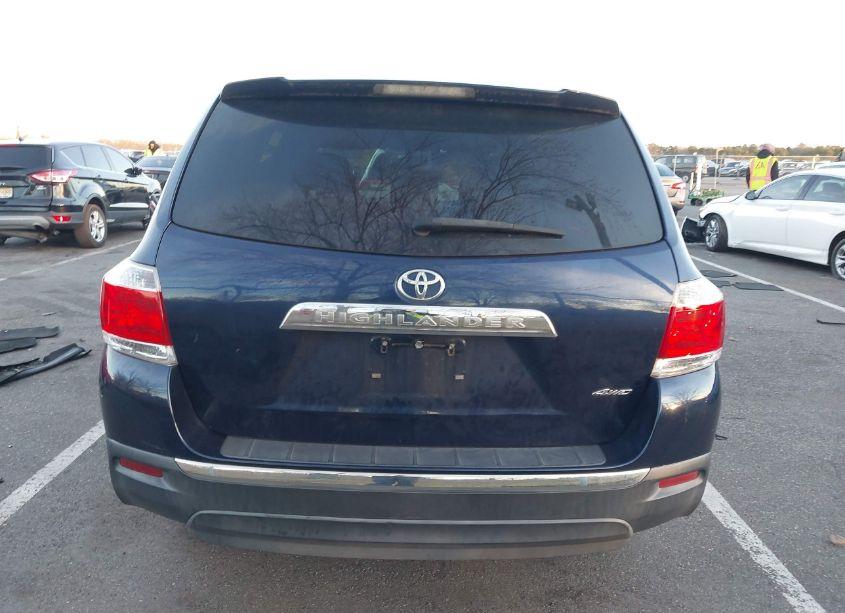 Photo 16 of 2013 Toyota Highlander BASE V6 (VIN 5TDBK3EH1DS180675)
