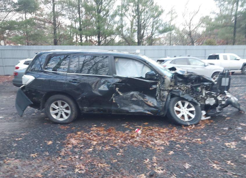 Photo 14 of 2013 Toyota Highlander BASE V6 (VIN 5TDBK3EH1DS212671)