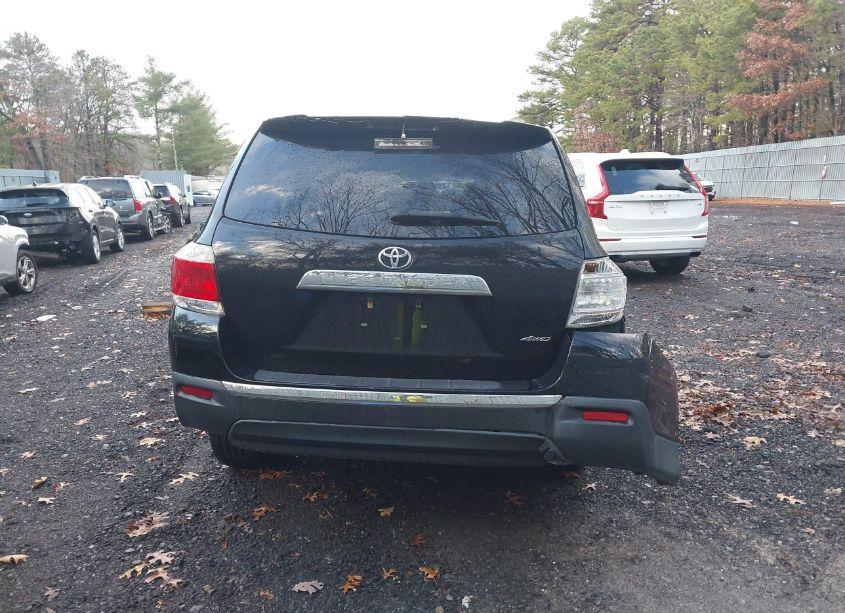 Photo 17 of 2013 Toyota Highlander BASE V6 (VIN 5TDBK3EH1DS212671)