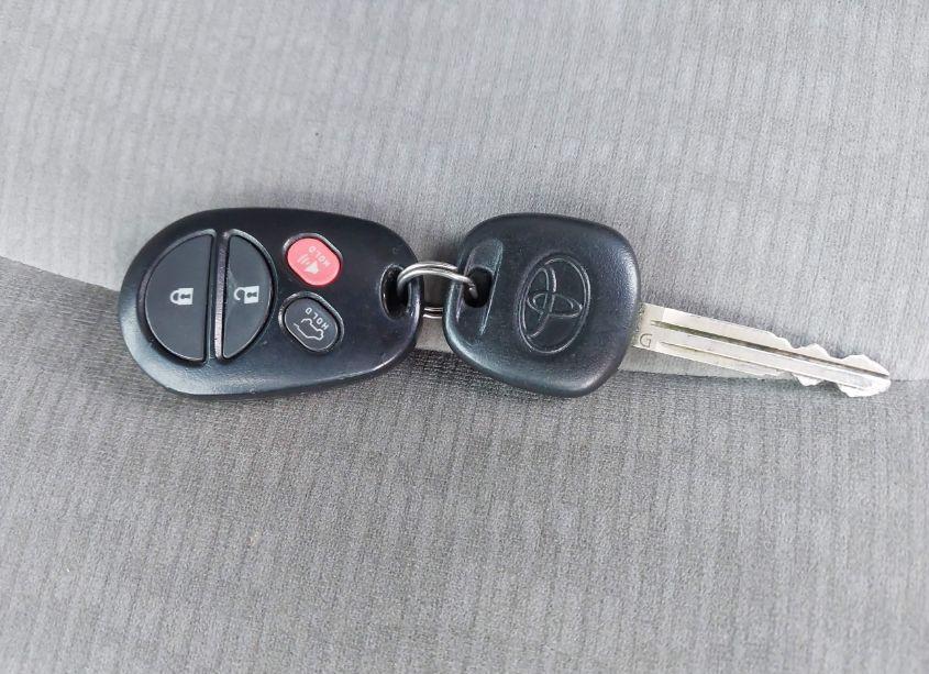 Photo 11 of 2013 Toyota Highlander BASE PLUS V6 (VIN 5TDBK3EH1DS238798)