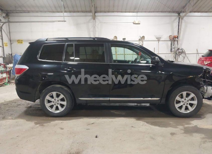 Photo 13 of 2013 Toyota Highlander PLUS/SE (VIN 5TDBK3EH1DS247999)