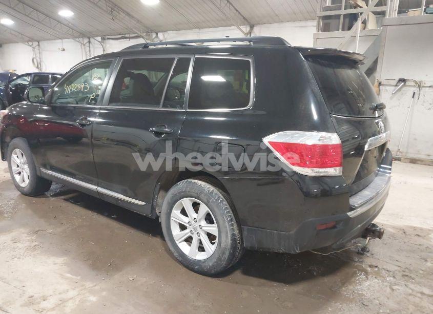 Photo 3 of 2013 Toyota Highlander PLUS/SE (VIN 5TDBK3EH1DS247999)