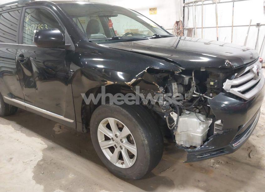 Photo 6 of 2013 Toyota Highlander PLUS/SE (VIN 5TDBK3EH1DS247999)