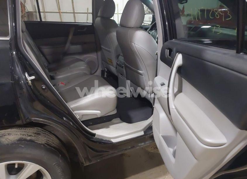 Photo 8 of 2013 Toyota Highlander PLUS/SE (VIN 5TDBK3EH1DS247999)