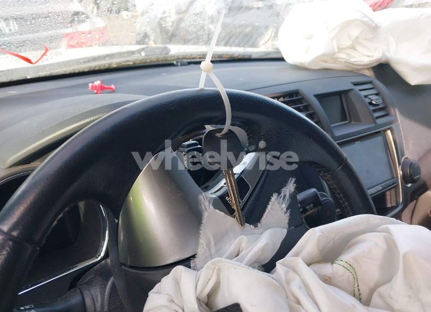 Photo 11 of 2013 Toyota Highlander SE V6 (VIN 5TDBK3EH1DS270196)