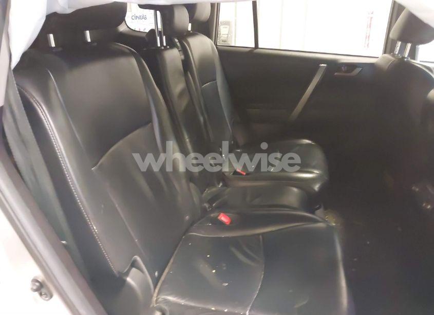 Photo 8 of 2013 Toyota Highlander SE V6 (VIN 5TDBK3EH1DS270196)