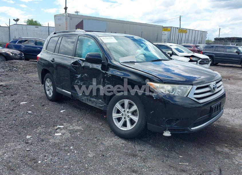 2013 Toyota Highlander SE V6 (VIN 5TDBK3EH1DS270828) main photo