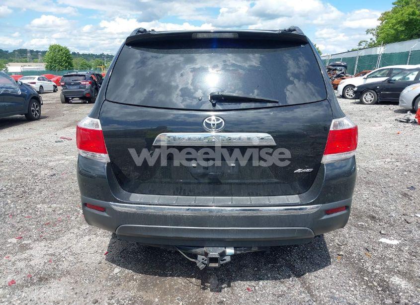 Photo 15 of 2013 Toyota Highlander SE V6 (VIN 5TDBK3EH1DS270828)