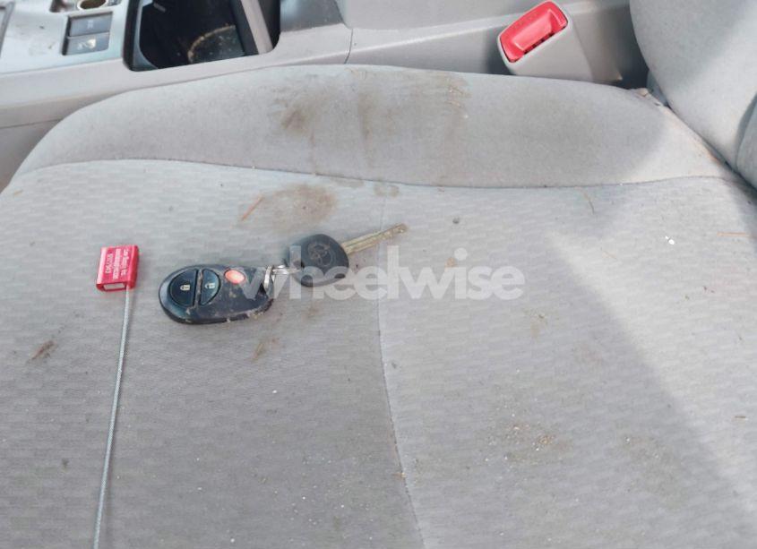 Photo 11 of 2010 Toyota Highlander BASE V6 (VIN 5TDBK3EH2AS032742)