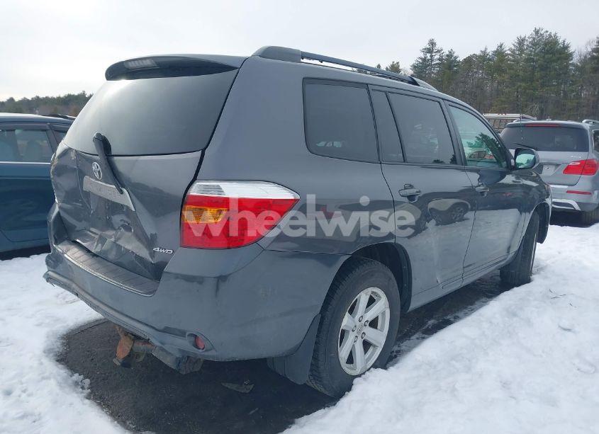 Photo 4 of 2010 Toyota Highlander BASE V6 (VIN 5TDBK3EH2AS032742)