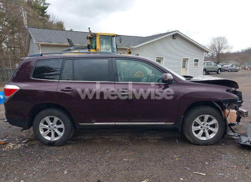 Photo 14 of 2011 Toyota Highlander BASE V6 (VIN 5TDBK3EH2BS054838)