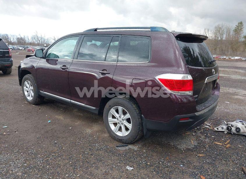 Photo 3 of 2011 Toyota Highlander BASE V6 (VIN 5TDBK3EH2BS054838)