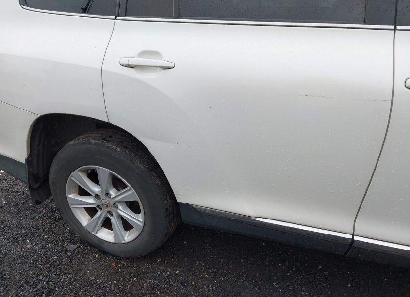 Photo 17 of 2011 Toyota Highlander SE (VIN 5TDBK3EH2BS060705)