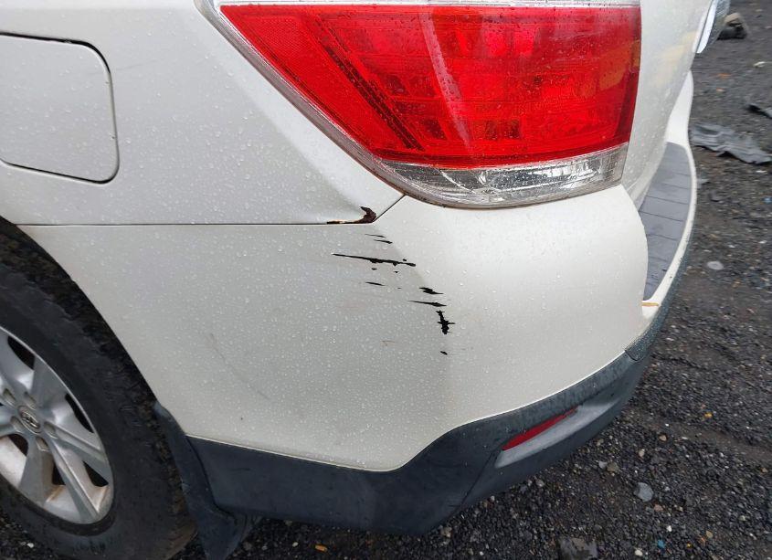 Photo 19 of 2011 Toyota Highlander SE (VIN 5TDBK3EH2BS060705)