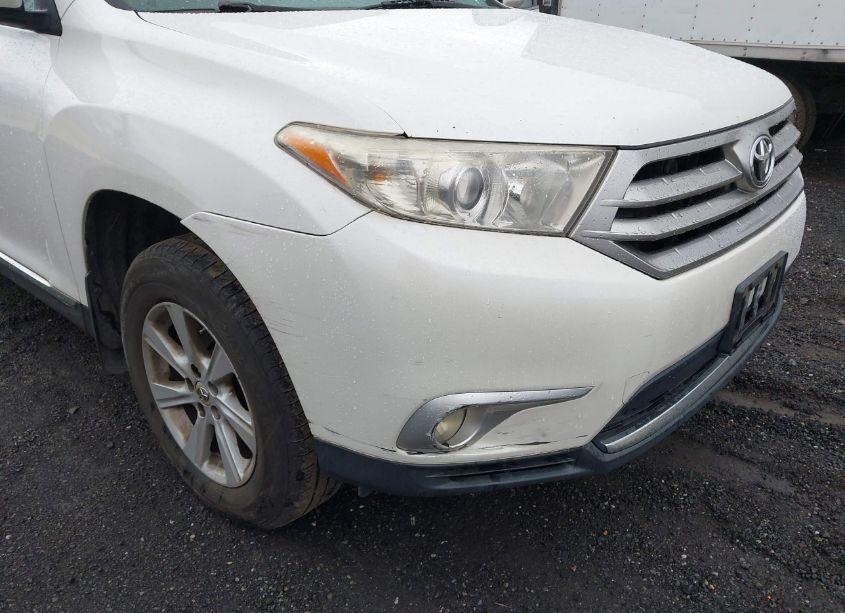 Photo 6 of 2011 Toyota Highlander SE (VIN 5TDBK3EH2BS060705)