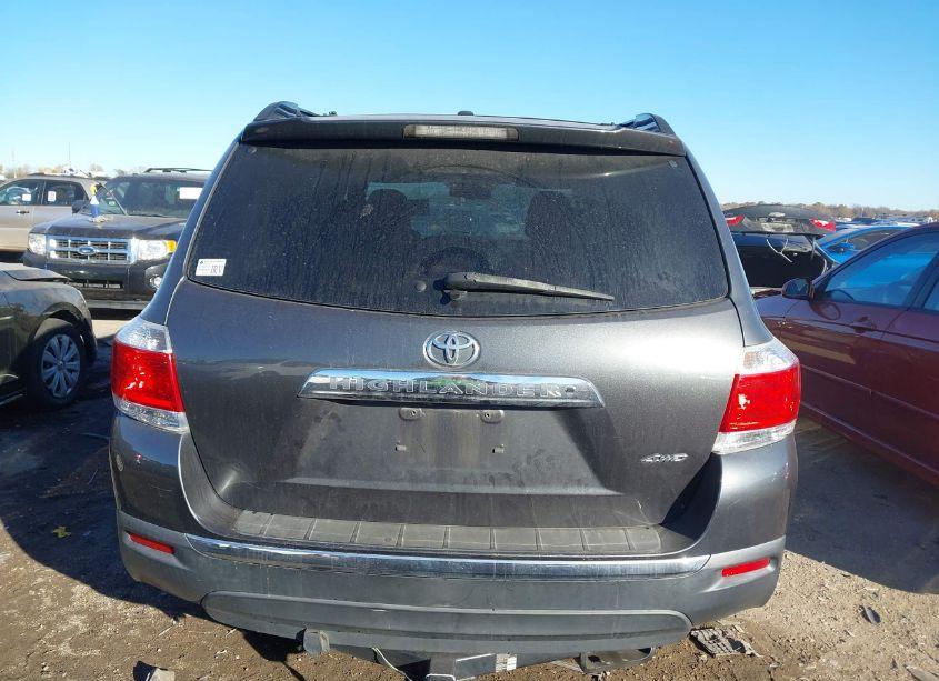 Photo 16 of 2012 Toyota Highlander SE V6 (VIN 5TDBK3EH2CS109001)