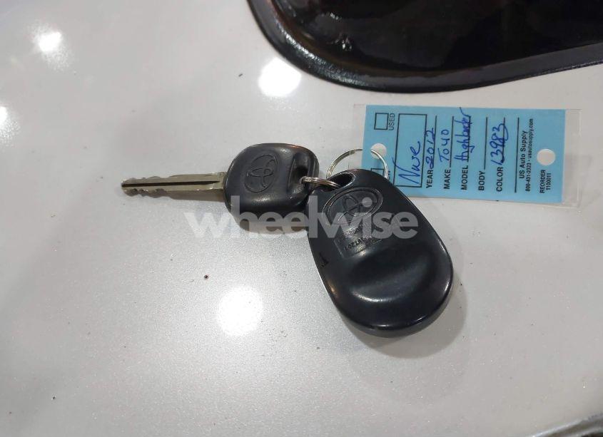 Photo 11 of 2012 Toyota Highlander SE V6 (VIN 5TDBK3EH2CS162474)