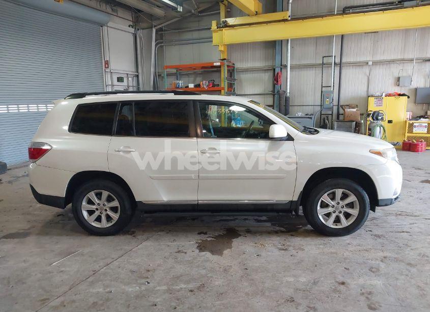 Photo 14 of 2012 Toyota Highlander SE V6 (VIN 5TDBK3EH2CS162474)