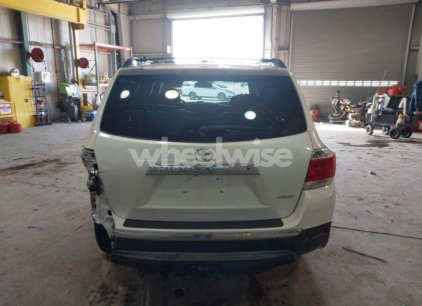 Photo 17 of 2012 Toyota Highlander SE V6 (VIN 5TDBK3EH2CS162474)