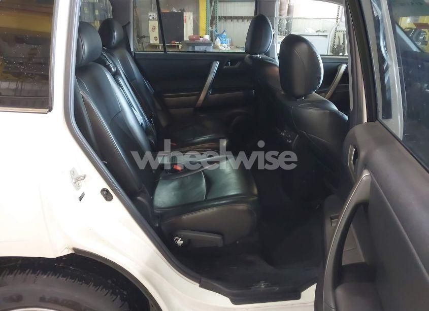 Photo 8 of 2012 Toyota Highlander SE V6 (VIN 5TDBK3EH2CS162474)