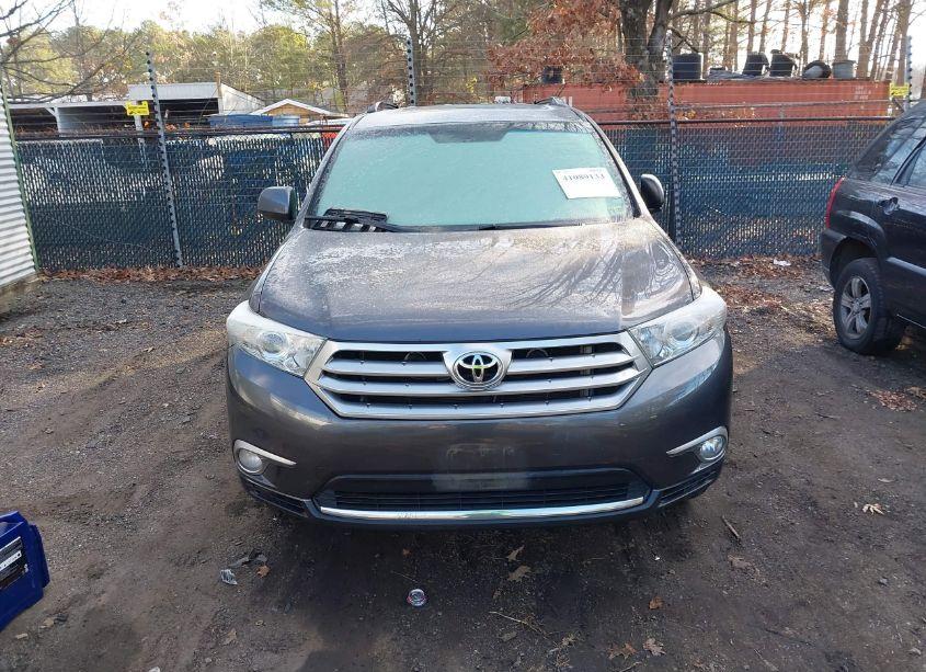 Photo 12 of 2013 Toyota Highlander SE V6 (VIN 5TDBK3EH2DS178613)