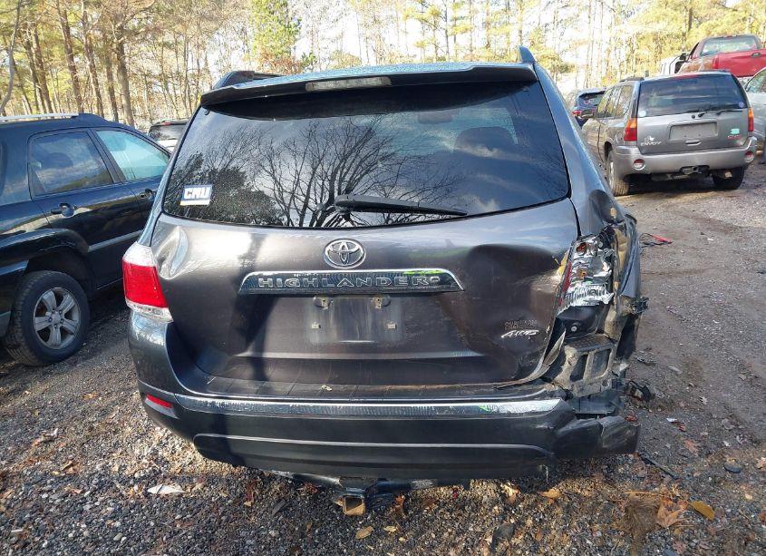 Photo 16 of 2013 Toyota Highlander SE V6 (VIN 5TDBK3EH2DS178613)