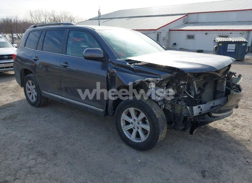 2013 Toyota Highlander SE V6 (VIN 5TDBK3EH2DS213098) main photo