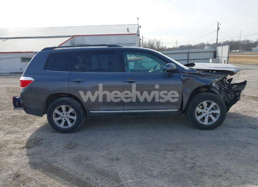 Photo 14 of 2013 Toyota Highlander SE V6 (VIN 5TDBK3EH2DS213098)