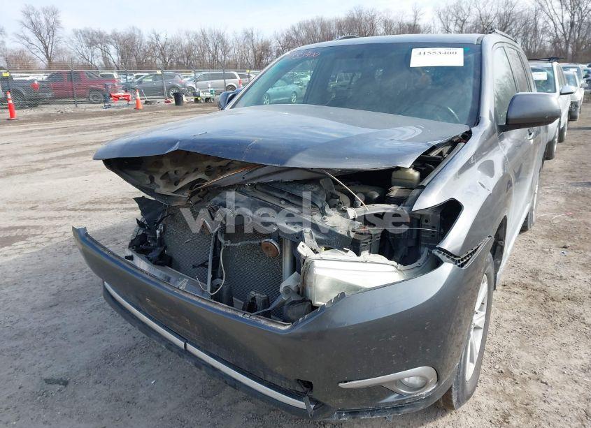 Photo 6 of 2013 Toyota Highlander SE V6 (VIN 5TDBK3EH2DS213098)