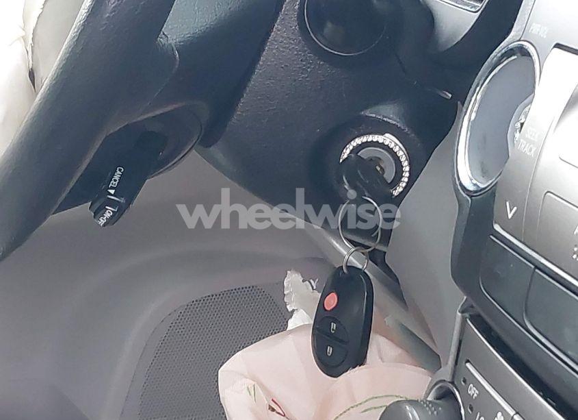 Photo 11 of 2010 Toyota Highlander BASE V6 (VIN 5TDBK3EH3AS004321)