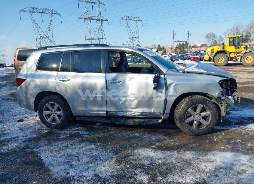 Photo 14 of 2010 Toyota Highlander BASE V6 (VIN 5TDBK3EH3AS004321)