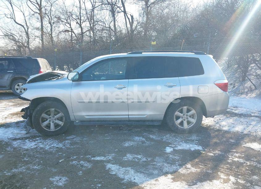 Photo 15 of 2010 Toyota Highlander BASE V6 (VIN 5TDBK3EH3AS004321)