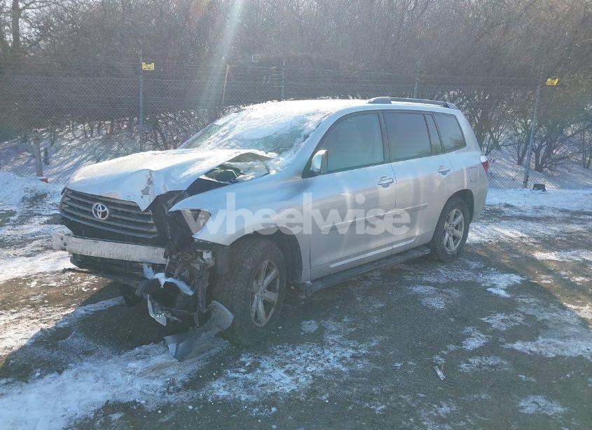 Photo 2 of 2010 Toyota Highlander BASE V6 (VIN 5TDBK3EH3AS004321)