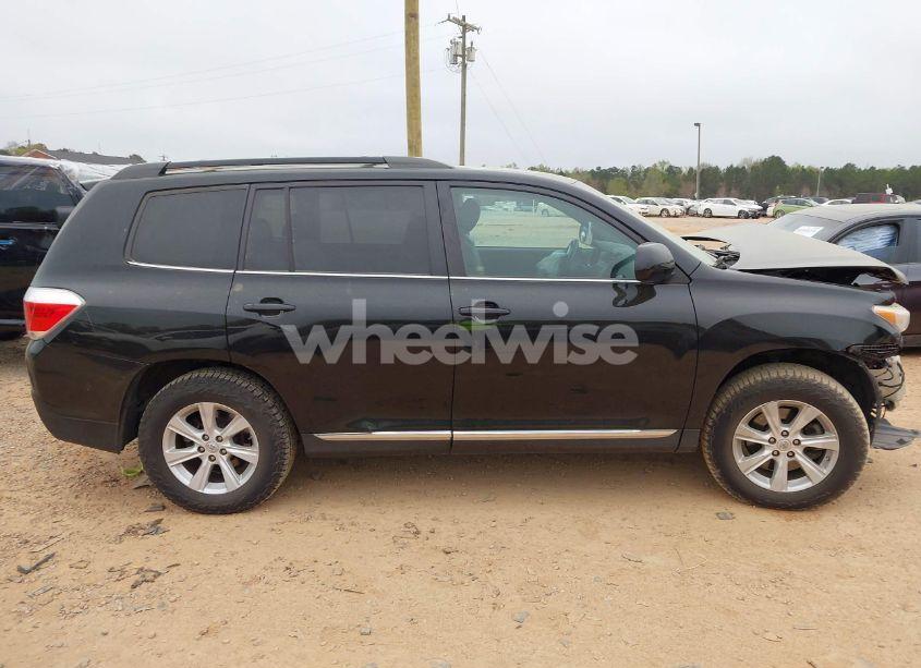 Photo 13 of 2011 Toyota Highlander SE V6 (VIN 5TDBK3EH3BS081417)