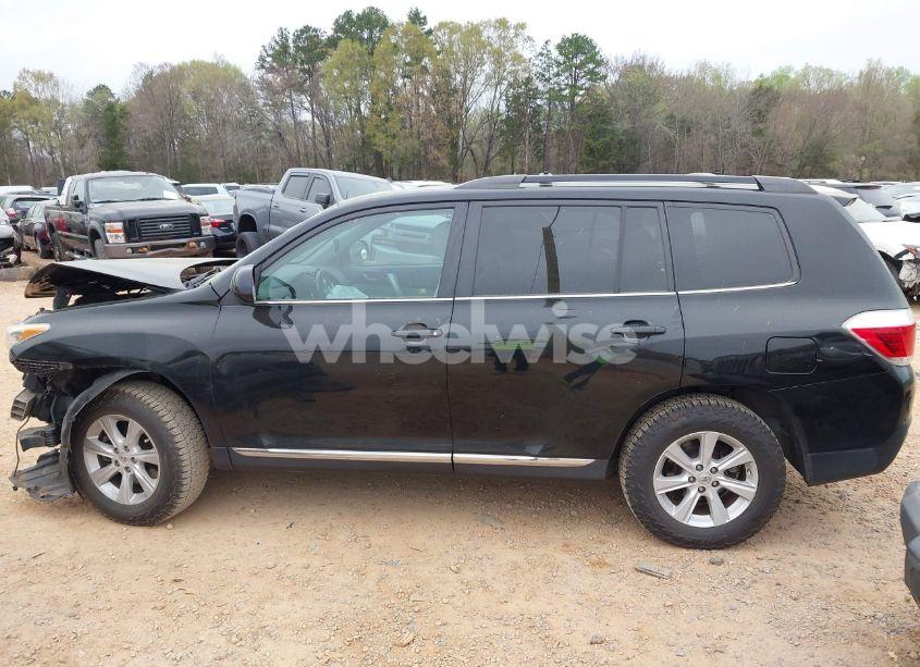 Photo 14 of 2011 Toyota Highlander SE V6 (VIN 5TDBK3EH3BS081417)