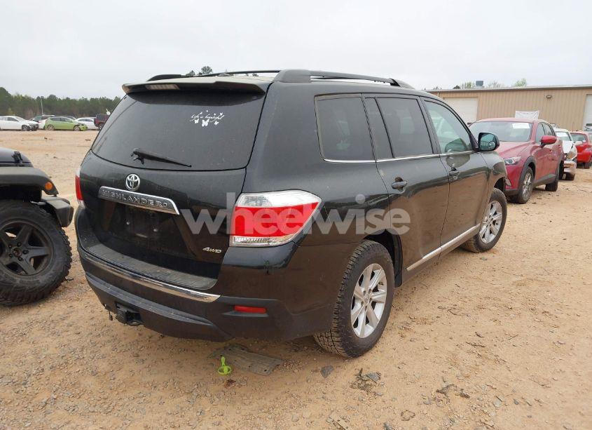 Photo 4 of 2011 Toyota Highlander SE V6 (VIN 5TDBK3EH3BS081417)