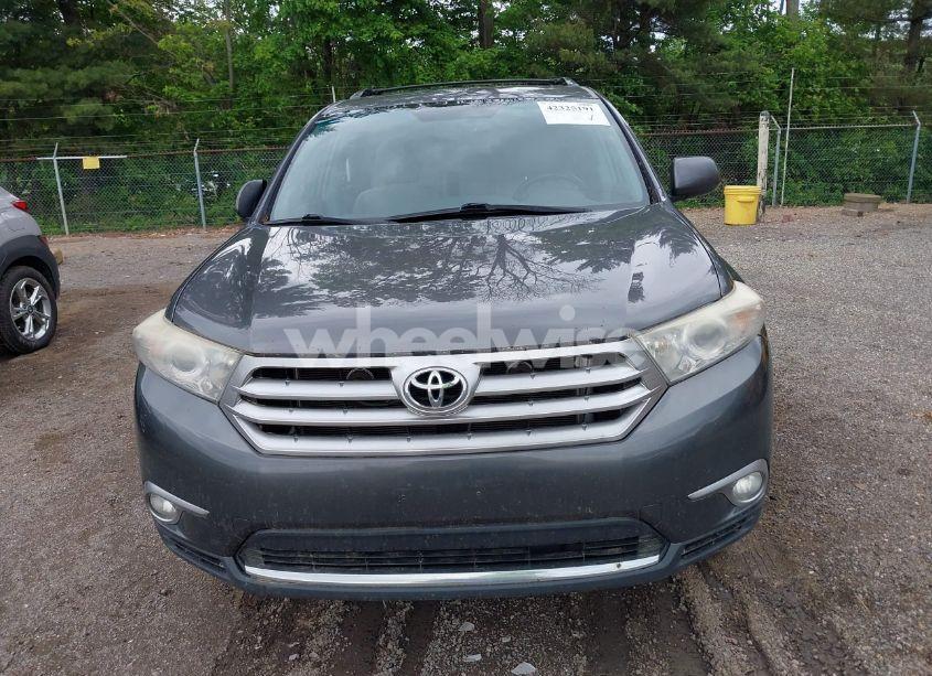 Photo 12 of 2011 Toyota Highlander SE V6 (VIN 5TDBK3EH3BS085242)