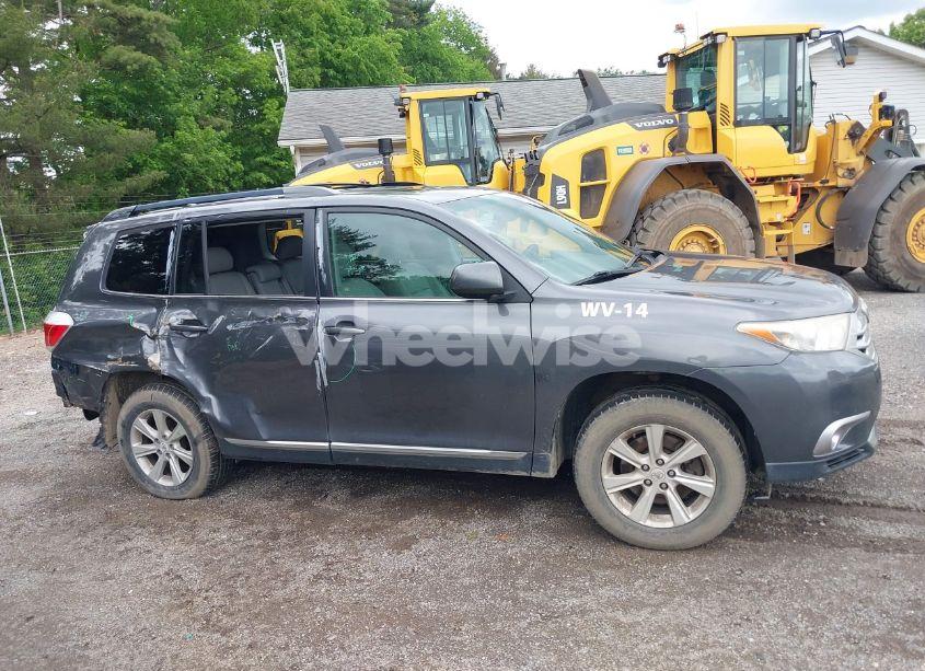 Photo 13 of 2011 Toyota Highlander SE V6 (VIN 5TDBK3EH3BS085242)