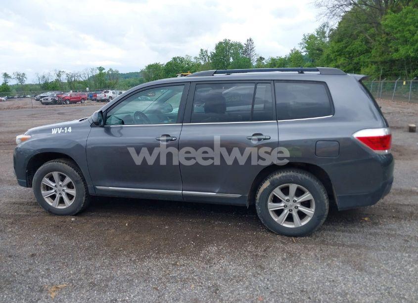 Photo 14 of 2011 Toyota Highlander SE V6 (VIN 5TDBK3EH3BS085242)