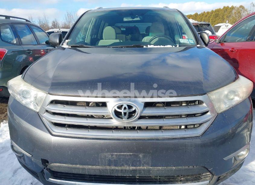 Photo 12 of 2011 Toyota Highlander SE (VIN 5TDBK3EH3BS092630)