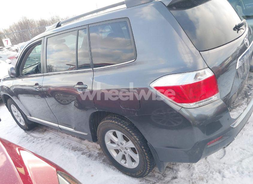 Photo 14 of 2011 Toyota Highlander SE (VIN 5TDBK3EH3BS092630)