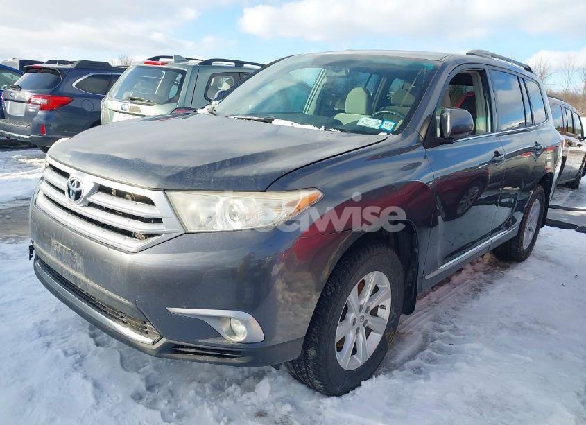 Photo 2 of 2011 Toyota Highlander SE (VIN 5TDBK3EH3BS092630)